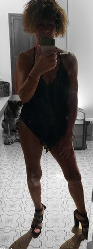 Customer photo review of Paulina's Velvet Nightdress