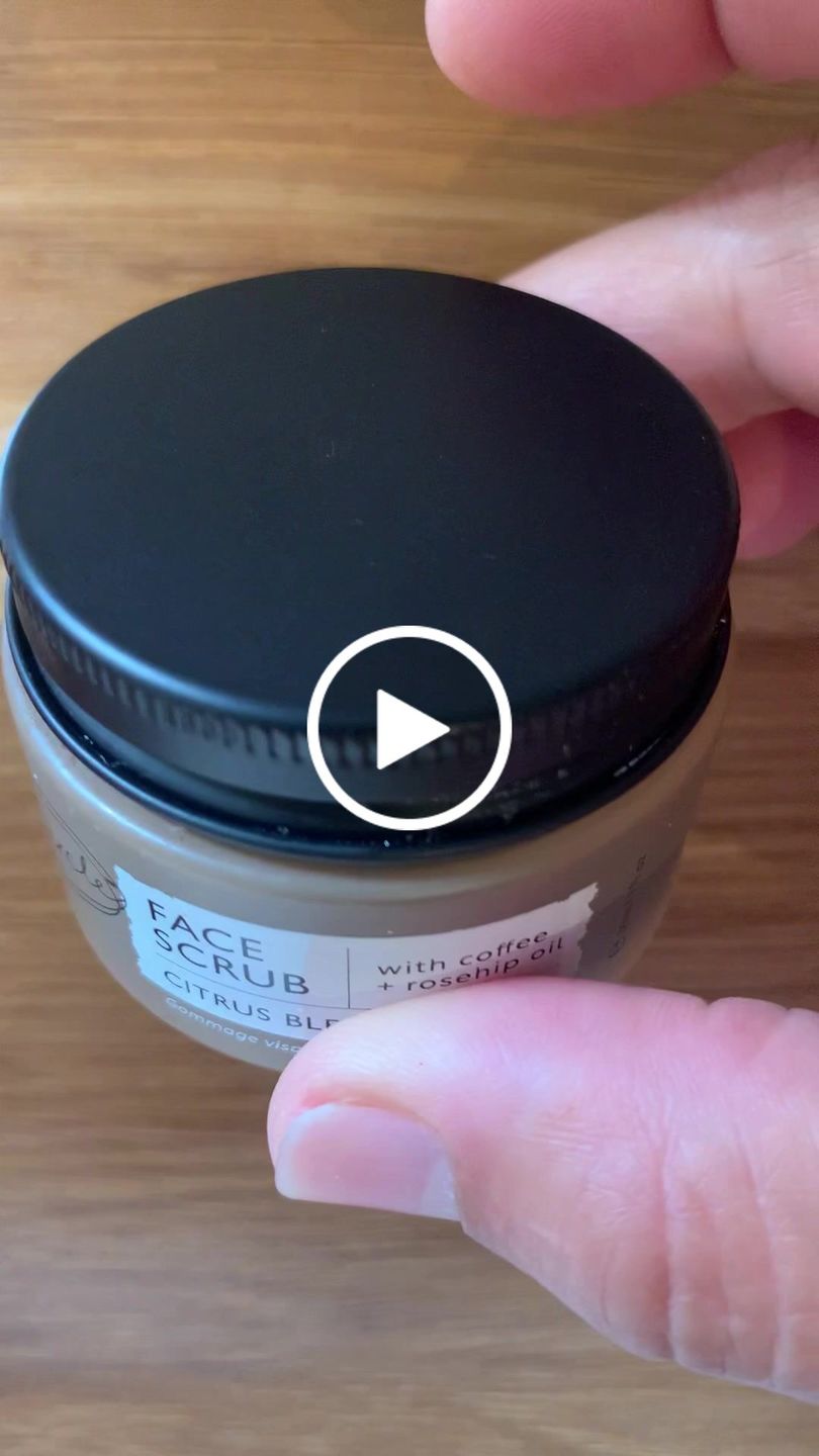 Customer video review of UpCircle Coffee Face Scrub - Citrus Blend For Dry Skin
