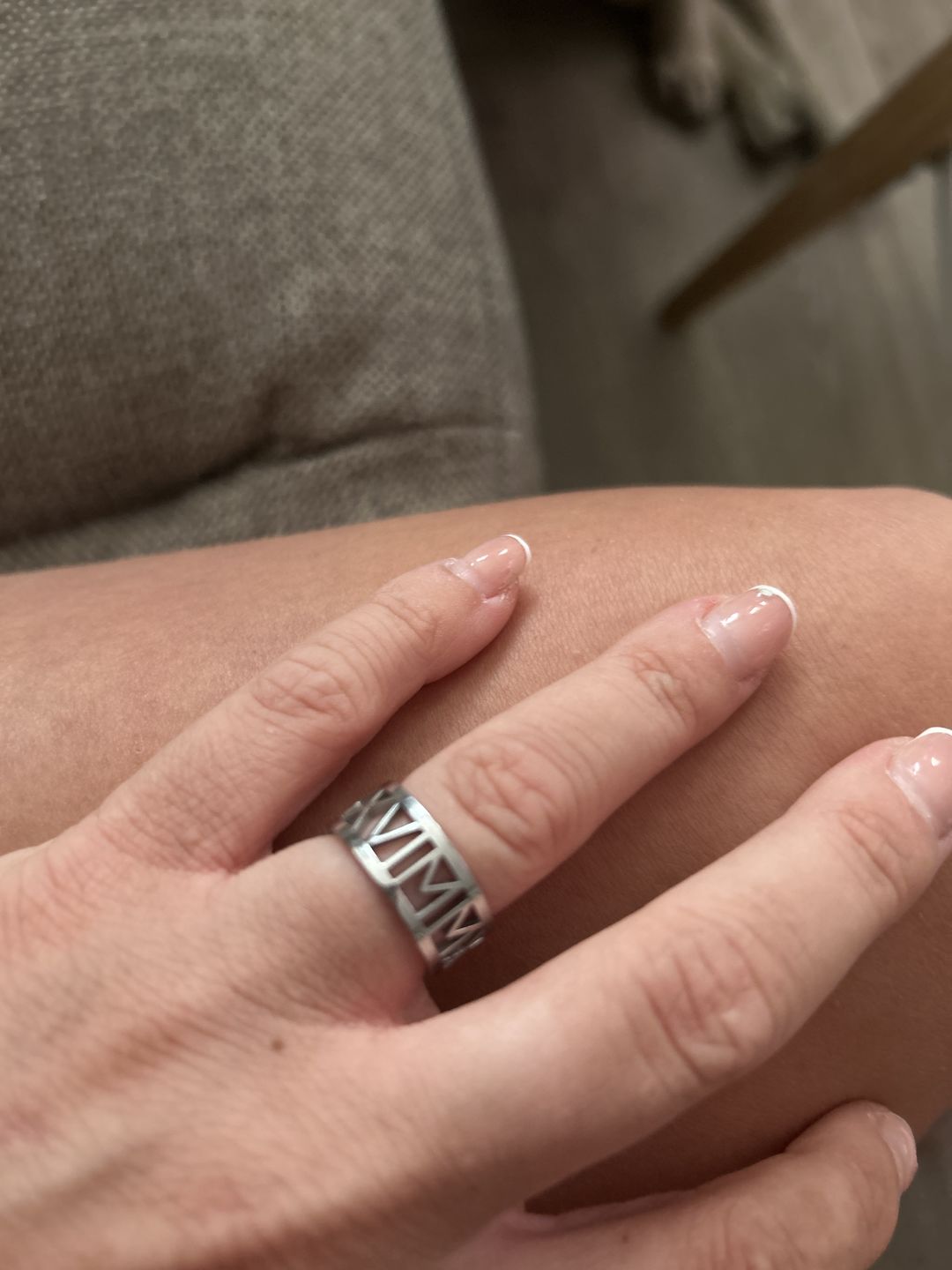 Customer photo review of Bague Personnalisée avec Chiffres Romains