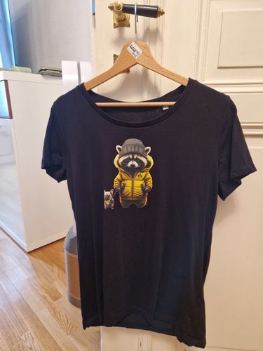 Customer photo review of Waschbär Luca  - Bio Damen Shirt