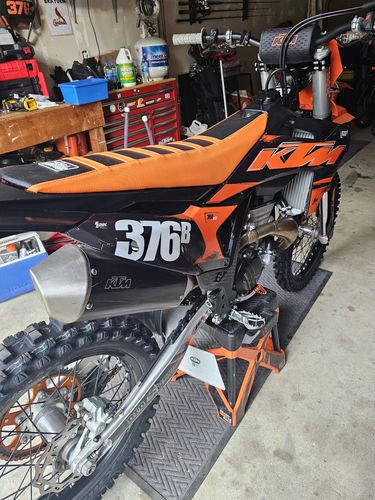 Customer photo review of Custom Seat Cover: 23-'24 125/250/300/350/450 SX/XC/SX-F/XC-F