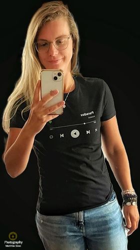 Customer photo review of Your Favorite Song T-Shirt Music Player
