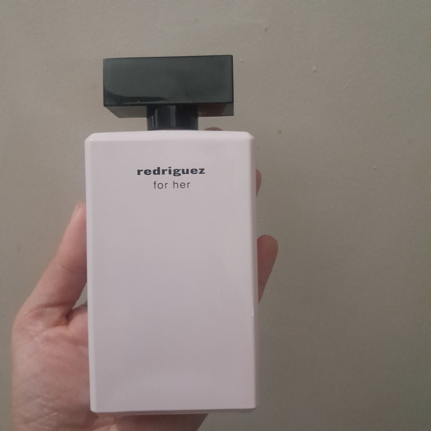Customer photo review of Redriguez for her