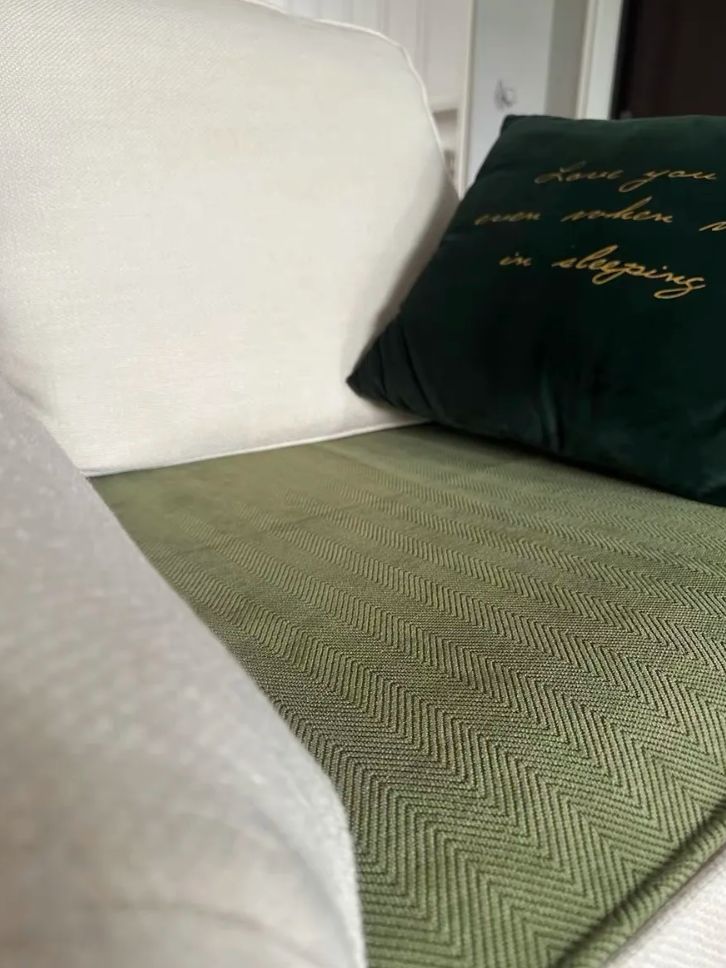 Customer photo review of Protège-Canapé Luxueux en Chenille Herringbone