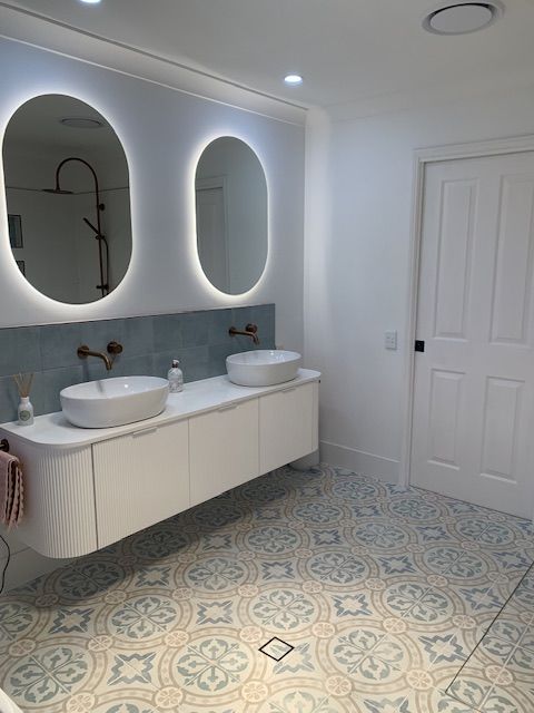 Customer photo review of BURLEIGH Wall Hung Curve Vanity Matte White