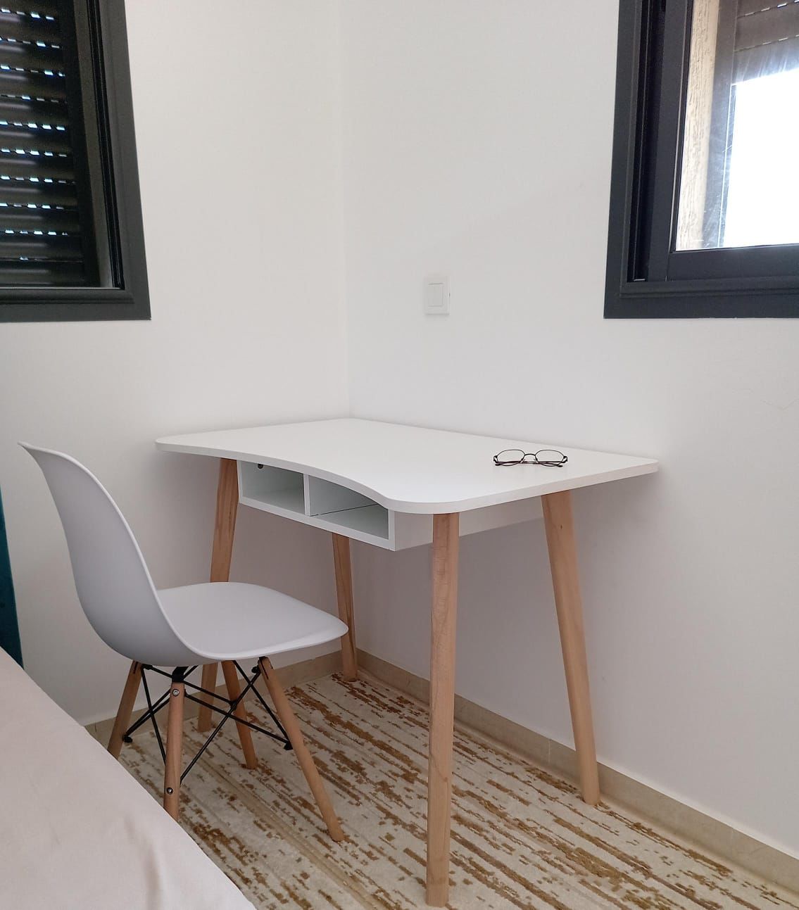 Customer photo review of PERTUIS - Bureau en bois (100x60x75)cm