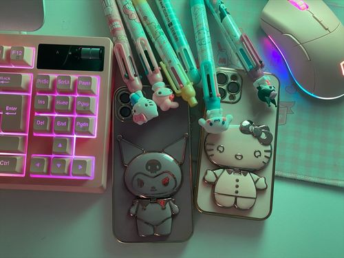 Customer photo review of Serenityll™ Kitty cat Making Up Mirror Phone Case