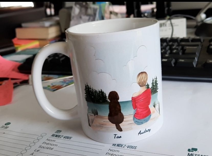 Customer photo review of Femme avec chien - Mug personnalisé