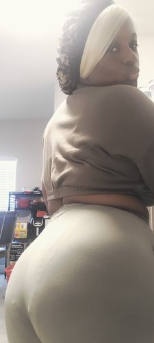 Customer photo review of "Big Booty Judy" Butt & Hip Enhancement Cream