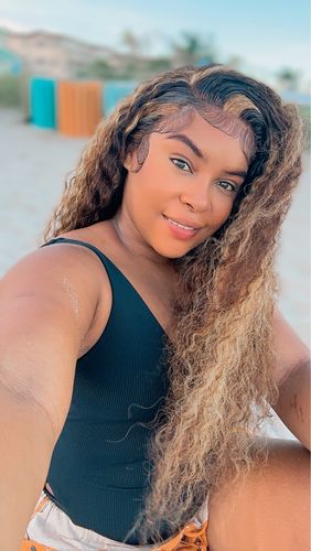 Customer photo review of Ombre Highlights Piano Brown Water Wave 13x4 Lace Front Wig