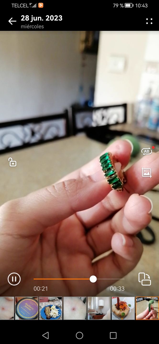 Customer photo review of Aretes Bling
