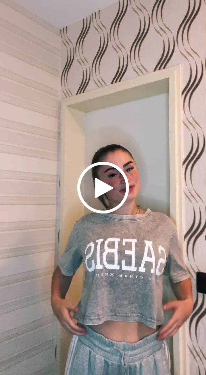 Customer video review of Lifestyle Damen Crop Shirt washed grau/ weiß by SAEBIS®