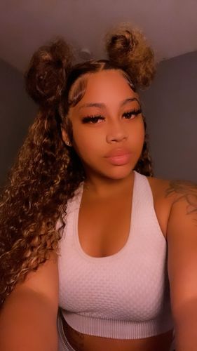 Customer photo review of Ombre Highlights Piano Brown Water Wave 13x4 Lace Front Wig