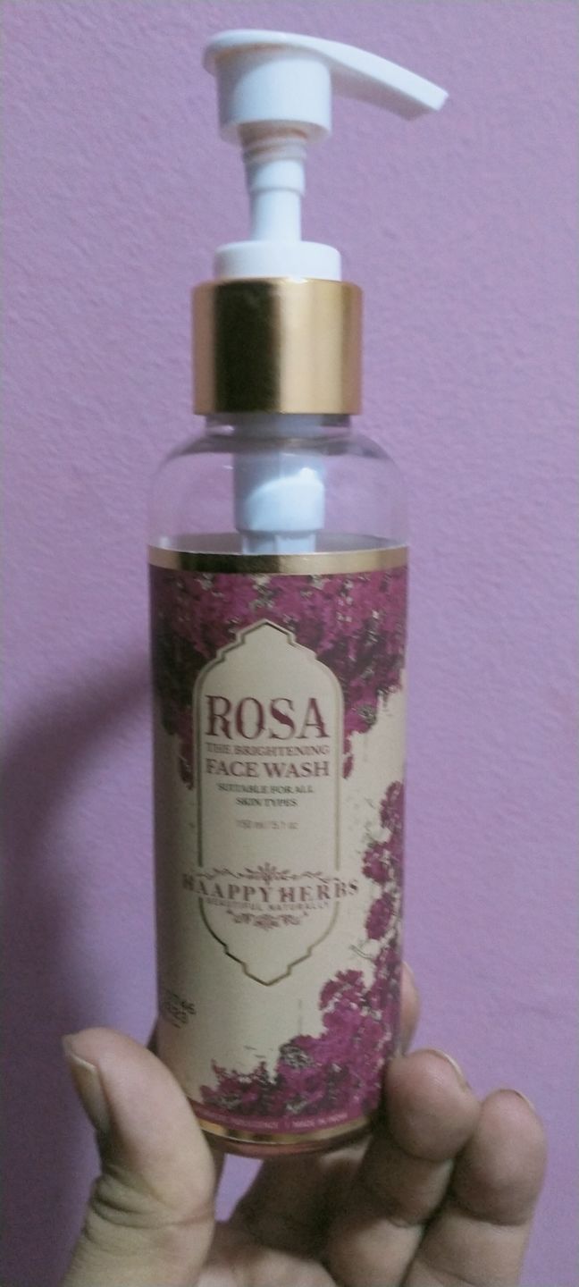 Customer photo review of Rosa The Brightening Facewash
