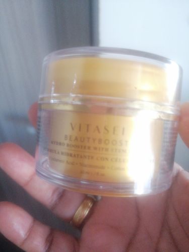 Customer photo review of HYDRO BOOSTER CREMA FACIAL CON 48 HORAS DE HIDRATACIÓN