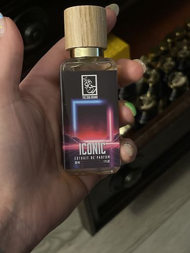 Customer photo review of Iconic