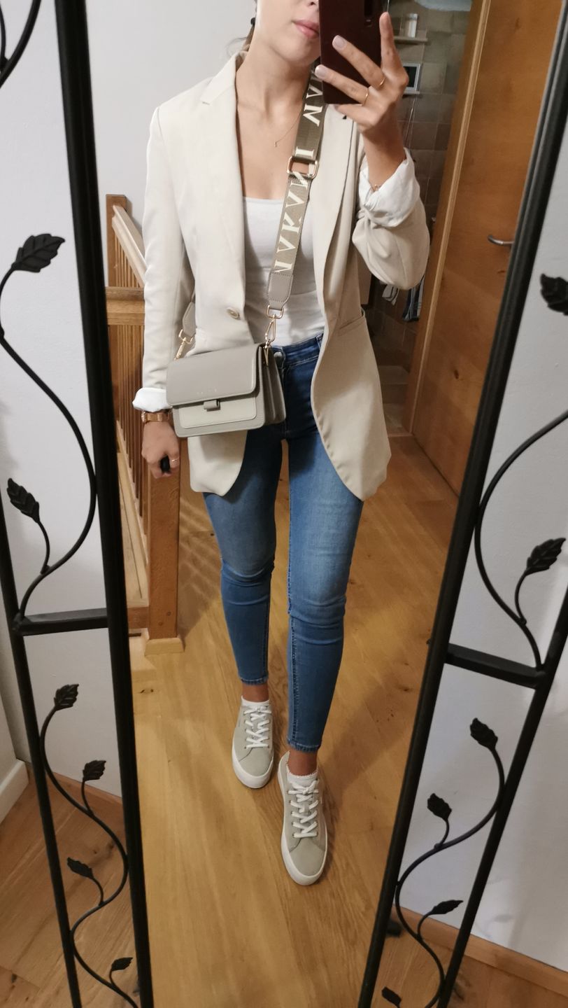 Customer photo review of VALDA - TAUPE