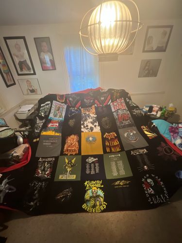 Customer photo review of Colossal T-shirt blanket with 18" Panels