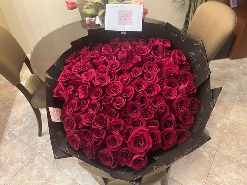 Customer photo review of Red Rose Bouquet