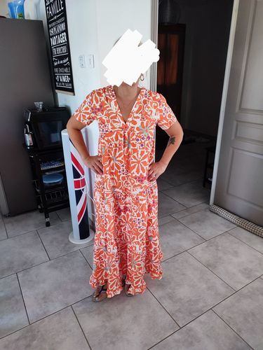 Customer photo review of Sukienka z dekoltem w serek i wzorem