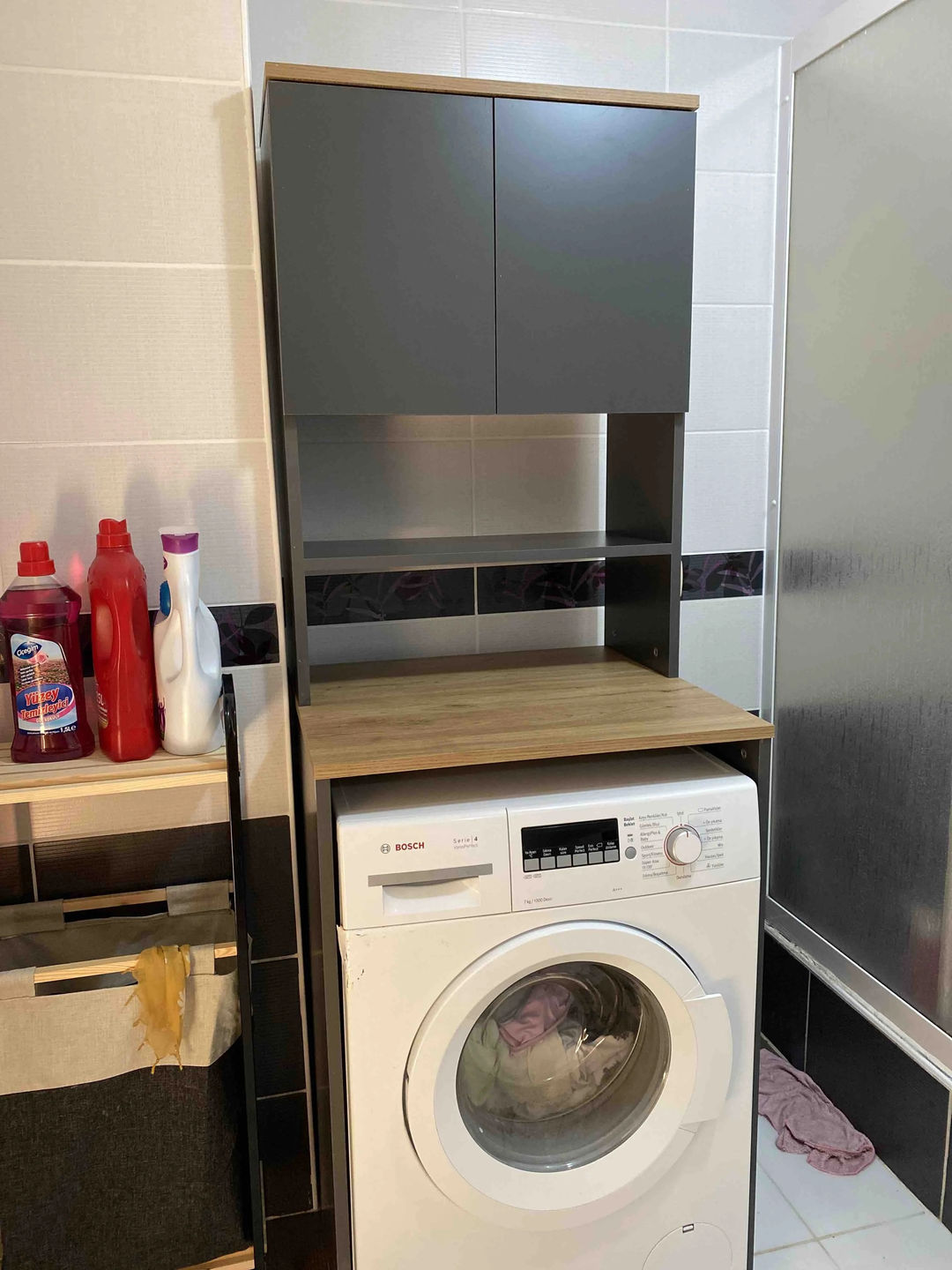 Customer photo review of Rani KD101 Çamaşır Makinesi Dolabı 3 Raflı Kapaklı Banyo Dolabı Antrasit - Sepet Ceviz