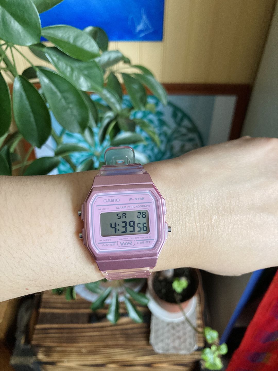 Customer photo review of Reloj Casio Vintage F-91WS-4D Rosado Transparente