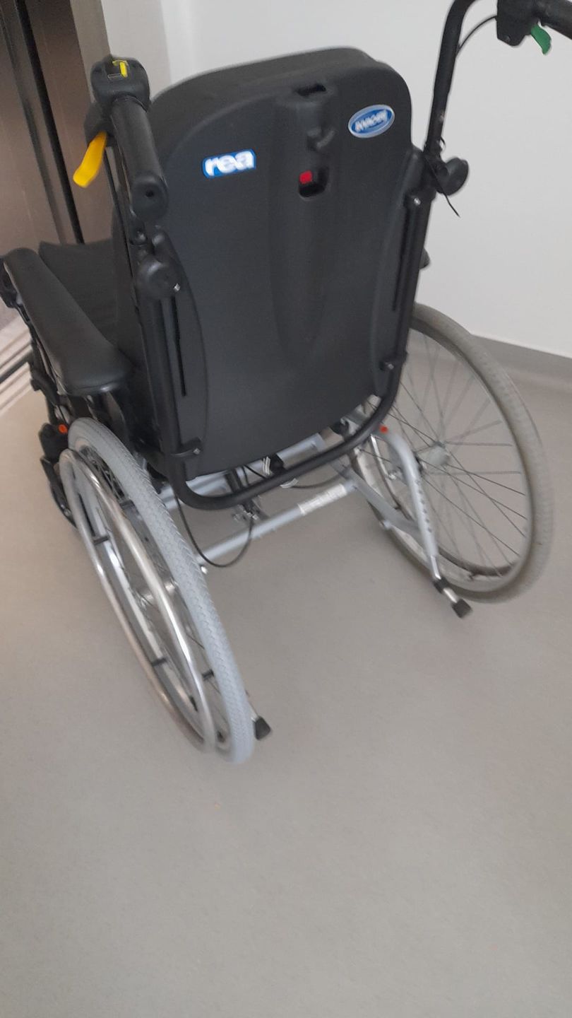 Customer photo review of Pneu Pneumático para Cadeiras de Rodas  24'' x 1,(3/8)''