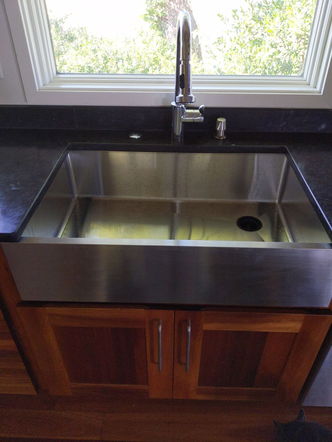 Customer photo review of 33" Stainless Steel Apron Front Sink - 8" Depth - Single Bowl - Offset Drain Right (5AS33R-8)