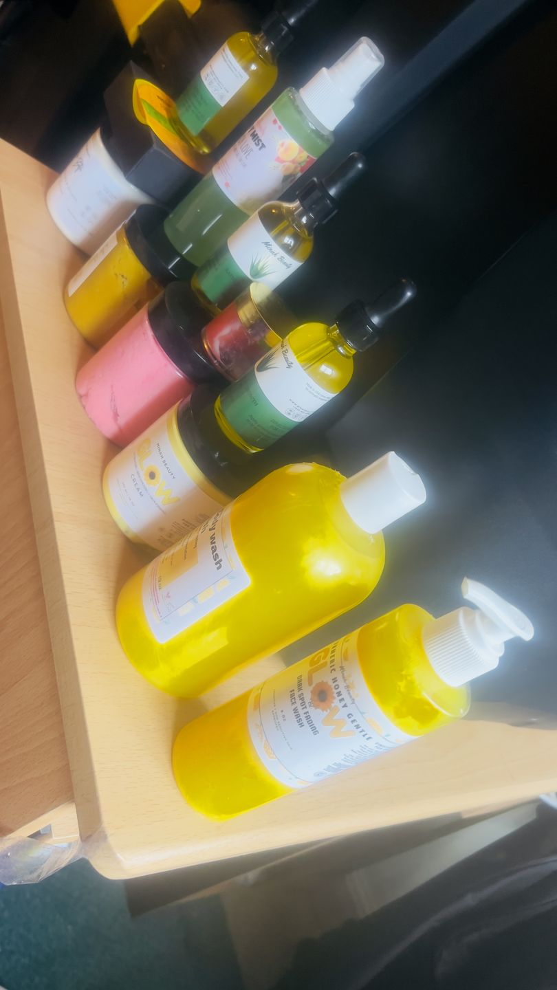 Customer photo review of Turmeric Glow wash for black spots,acne & glow