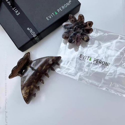 Customer photo review of Lillian Small Hair Claw