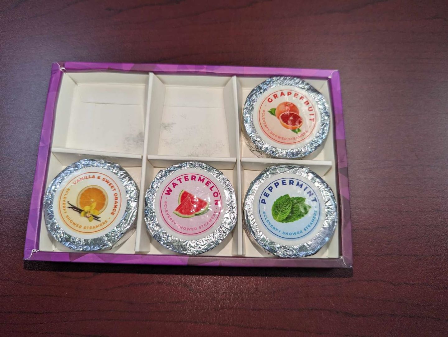 Customer photo review of NEW! Compact Red Gift Set | Pack of 6