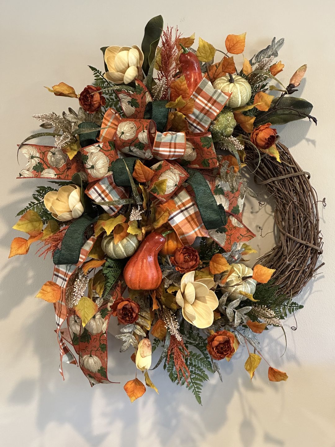 Customer photo review of 16" Round Grapevine Wreath - DECOE-035