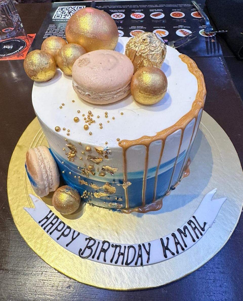 Customer photo review of Blue Shade Drip Cake