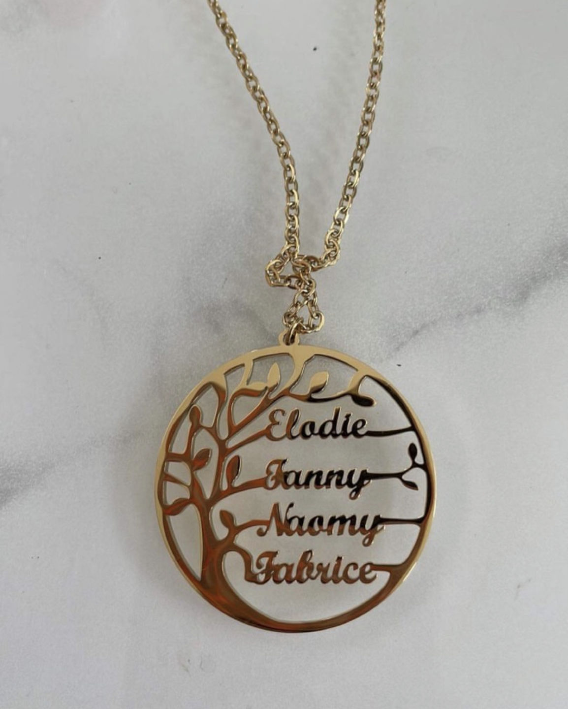 Customer photo review of Collier Prénom Arbre Généalogique - Arbre de vie