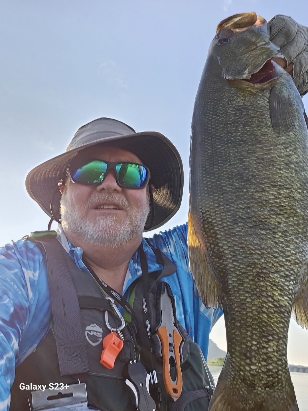 Customer photo review of Grizzly Fishing Pro Sunglasses Kit