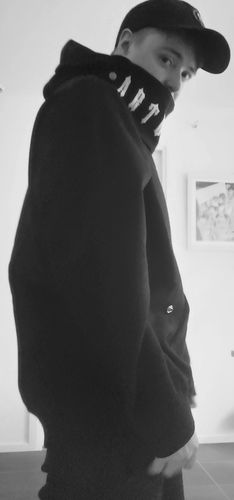 Customer photo review of NEV Detachable Neckerchief Hoodie