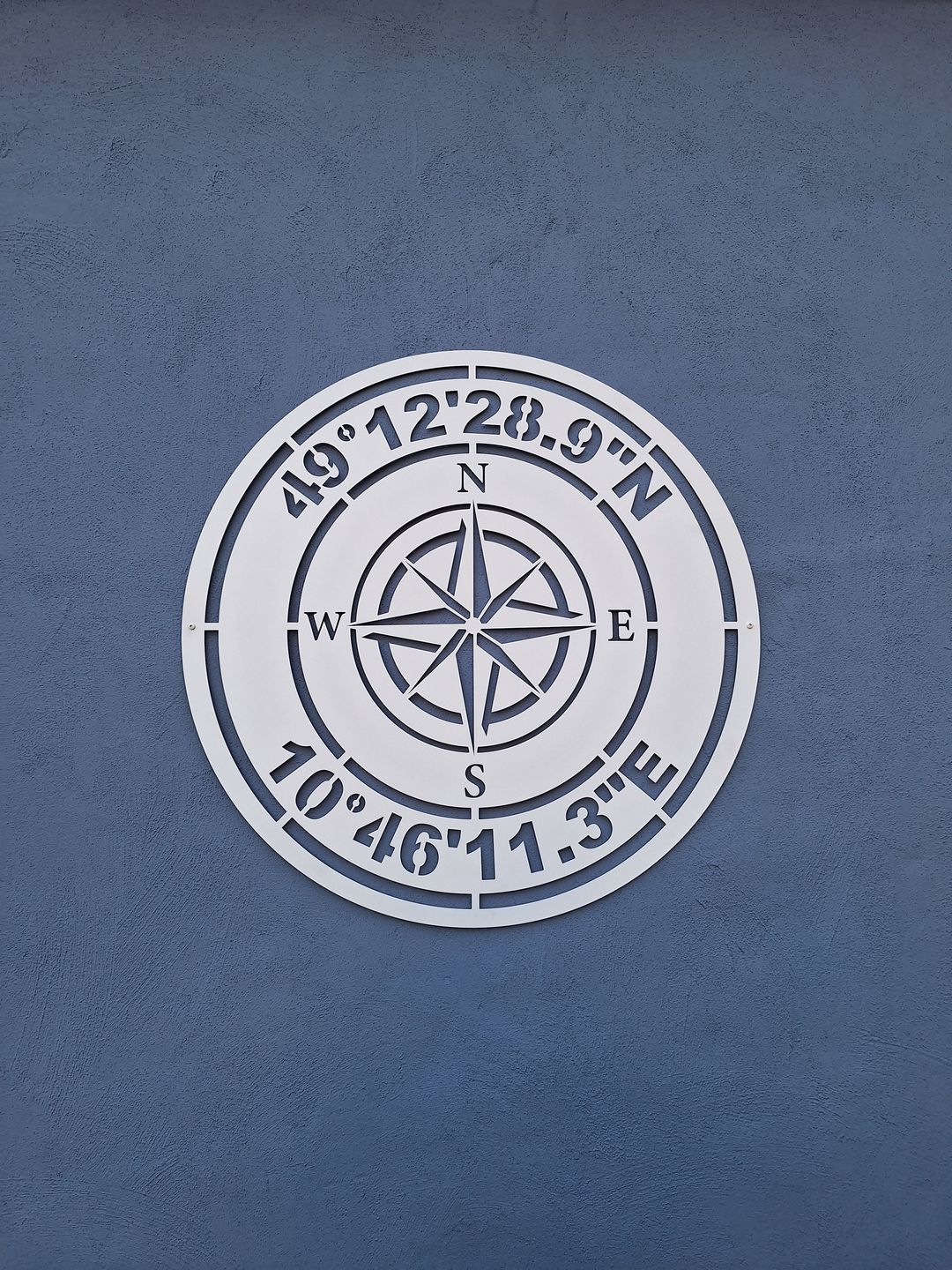 Customer photo review of Wanddekoration Kompass mit Koordinaten für Innen-und Außenbereich-personalisierbar