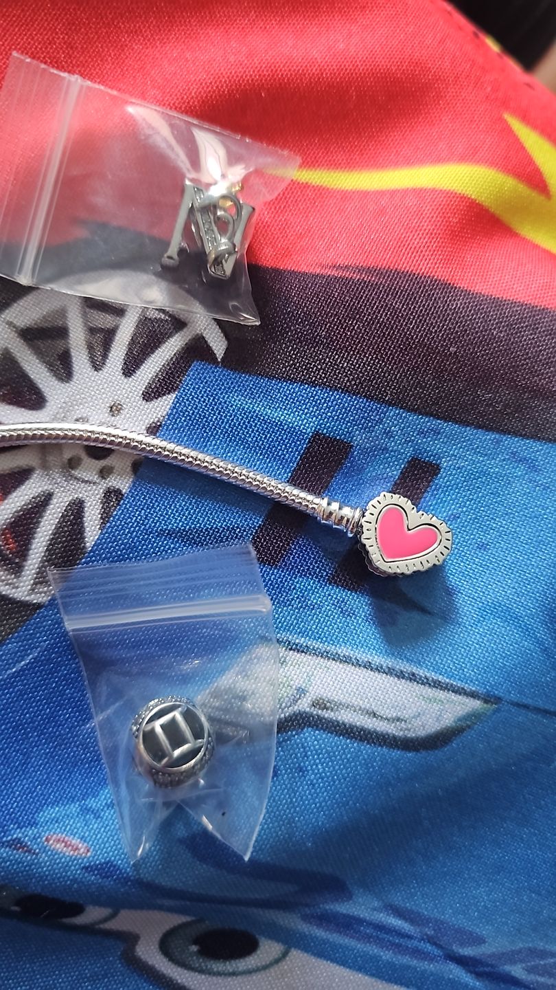 Customer photo review of Charm Letras del Alfabeto Elegantes