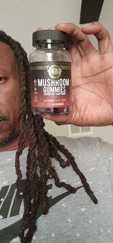 Customer photo review of MUSHROOM GUMMIES 10 IN 1 SUPERFOOD ADAPTOGEN