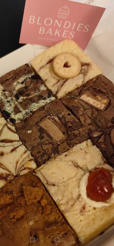 Customer photo review of Brownie & Blondie Mixed Box