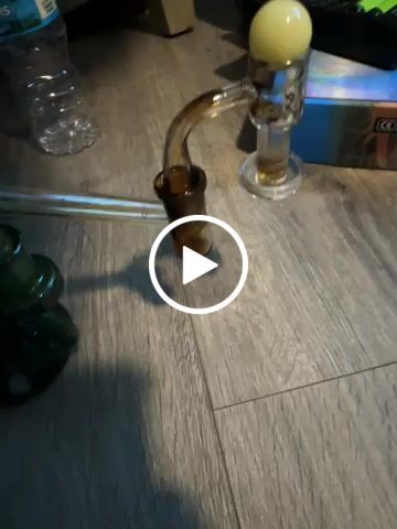Customer video review of HONEYSUCKLE BEVEL QUARTZ BANGER - 90° DEGREE | YL
