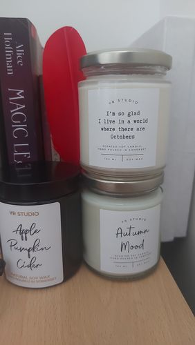 Customer photo review of "I'm so glad I live in a world where there are Octobers" Quote Candle