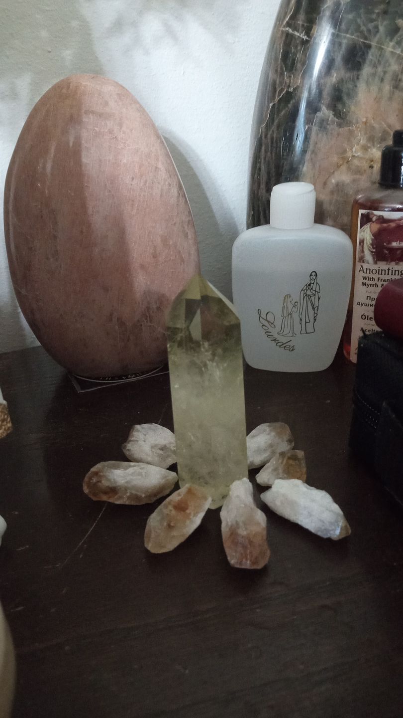 Customer photo review of Citrine Wealth & Abundance 9-Crystal Set