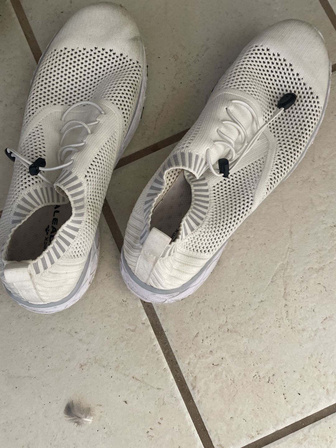 Customer photo review of Aleader Men's Xdrain Classic Knit Water Shoes