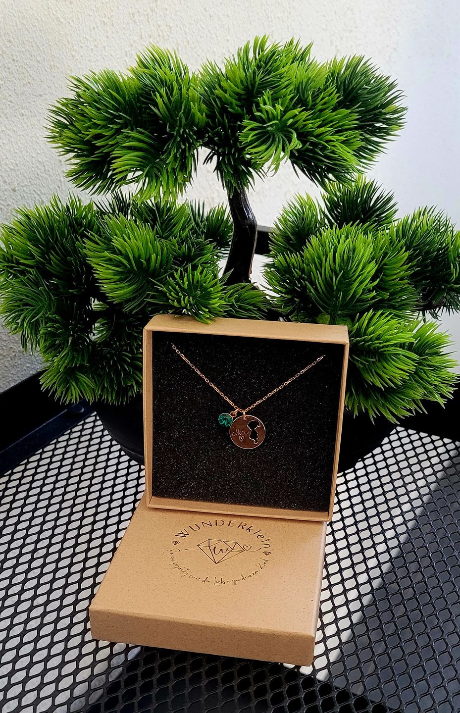 Customer photo review of Halskette mit Geburtsstein und Gravur "Mama"
