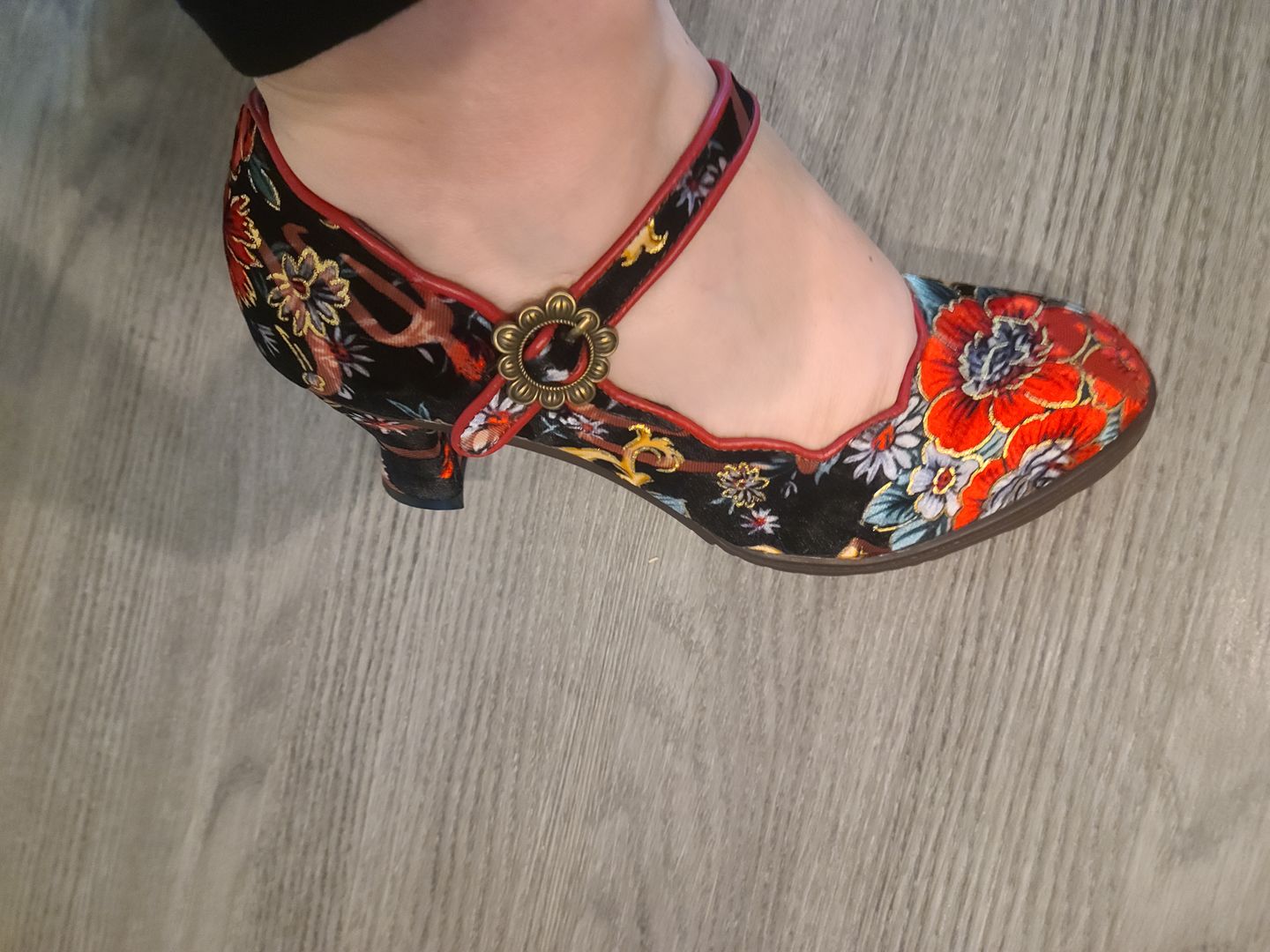 Customer photo review of Retro Handmade Embroidered Pumps