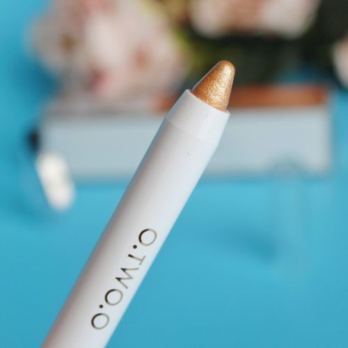 Customer photo review of O.TWO.O MULTI EFFECT CORRECTING MAKEUP PEN
