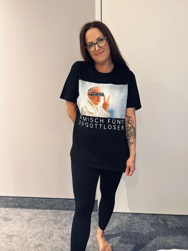 Customer photo review of Gottlos - Premium Shirt
