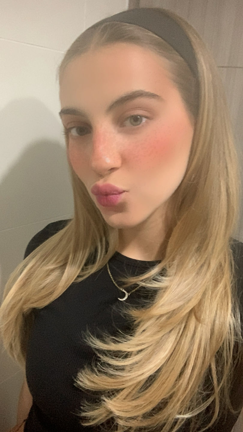 Customer photo review of Banda Aesthetic