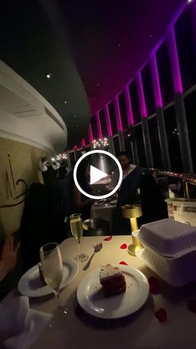 Customer video review of Cena Romántica